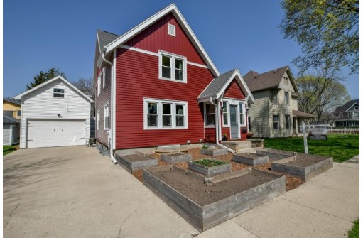 1912 Middleton St, Middleton, WI 53562