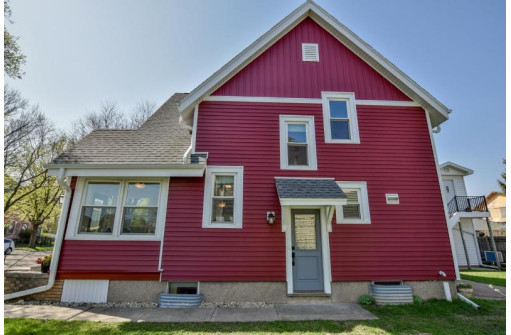 1912 Middleton St, Middleton, WI 53562