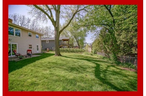 2906 Hambrecht Rd, Middleton, WI 53562