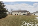 1209 Comanche Ct, Fort Atkinson, WI 53538