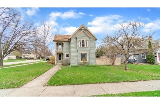 203 Jefferson Ave, Janesville, WI 53545