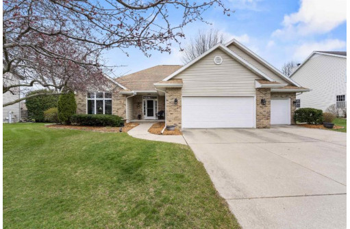 1859 Barrington Dr, Sun Prairie, WI 53590