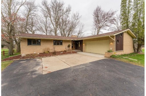 1109 Riverview Rd, Reedsburg, WI 53959