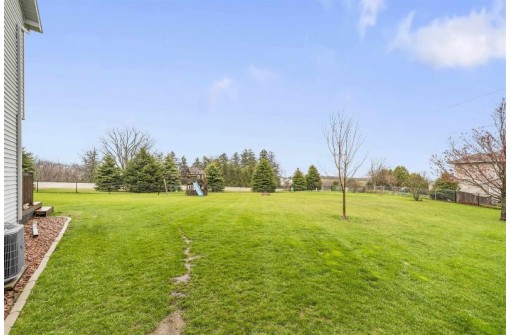 1021 Vista Ridge Dr, Mount Horeb, WI 53572