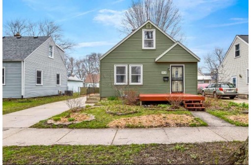 2518 Coolidge St, Madison, WI 53704