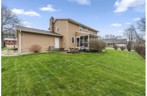 5103 Concord Dr, Middleton, WI 53562