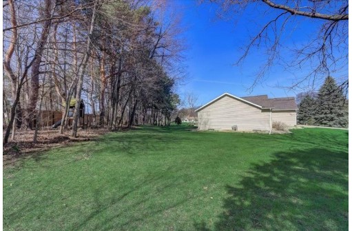 N4615 Old Forest Rd, Cambridge, WI 53523-9063