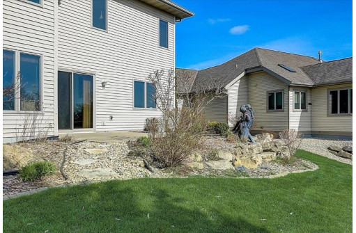 1604 Shenandoah Dr, Waunakee, WI 53597