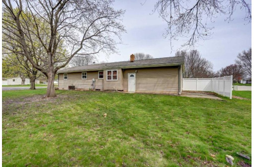 1459 Steven St, Sun Prairie, WI 53590