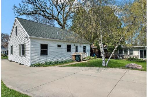 21 S Hillside Terr, Madison, WI 53705