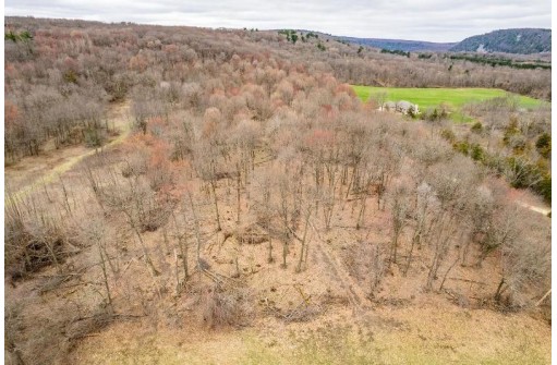 20AC Steinke Rd, Baraboo, WI 53913