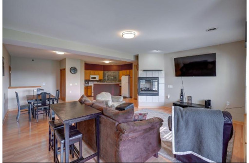 3027 Providence St 4, Sun Prairie, WI 53590