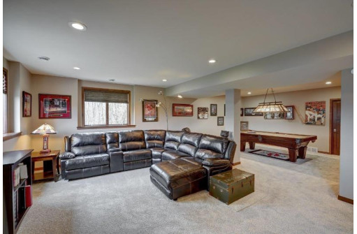 2024 Meadow Dr, Stoughton, WI 53589