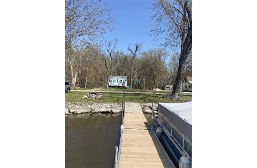 W7582 Blackhawk Island Rd, Fort Atkinson, WI 53538