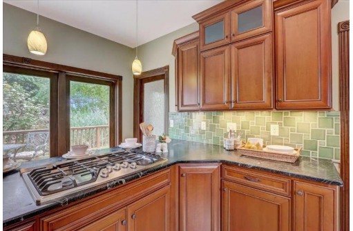 128 W Lake Park Pl, Lake Mills, WI 53551