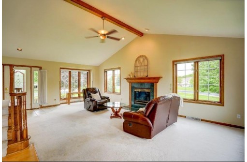 2774 Brooks Ridge Dr, Sun Prairie, WI 53590