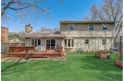 5209 Spicebush Ln, Madison, WI 53714