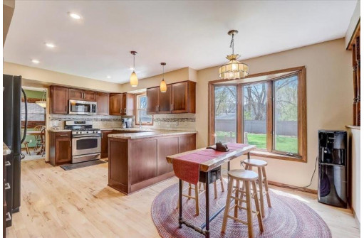 5209 Spicebush Ln, Madison, WI 53714