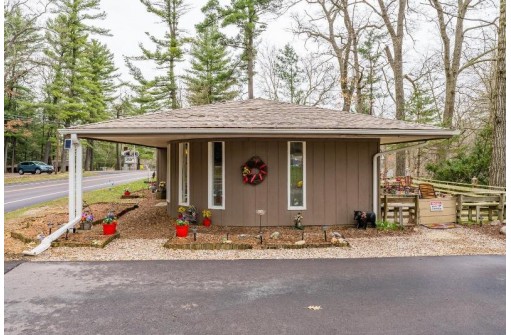 504 Burritt Ave, Baraboo, WI 53913