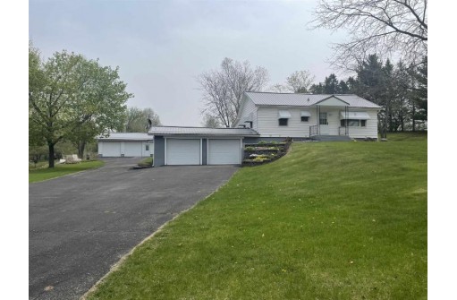 N5846 Dunning Rd, Pardeeville, WI 53954