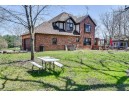 647 Taylor Ln, Stoughton, WI 53589