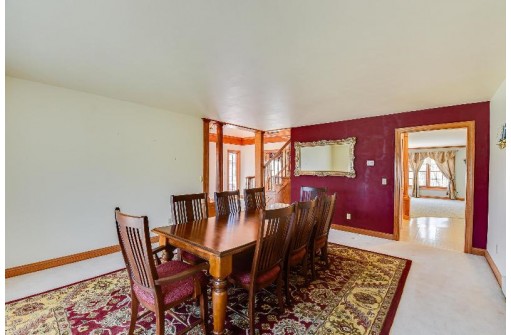 647 Taylor Ln, Stoughton, WI 53589