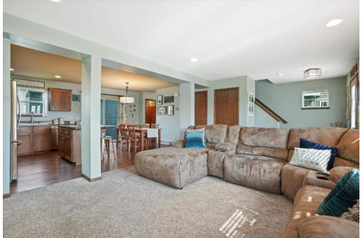 1442 Thoreau Dr, Sun Prairie, WI 53590