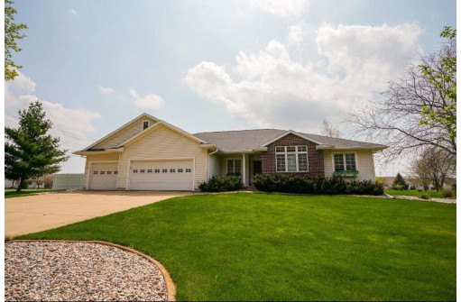 101 Oak Springs Cir, DeForest, WI 53532