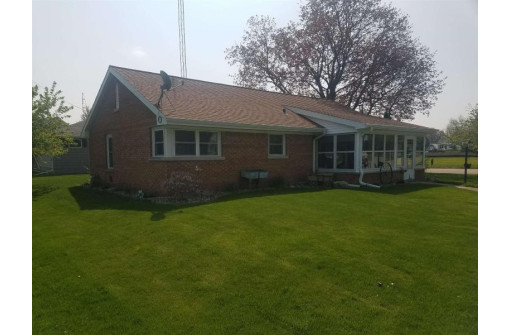 221 Beaver Dam St, Waupun, WI 53963-1870