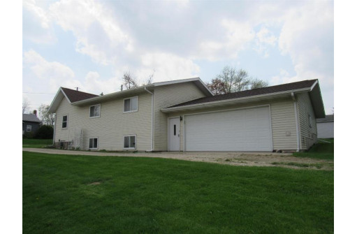 813 17th St, Monroe, WI 53566-2347