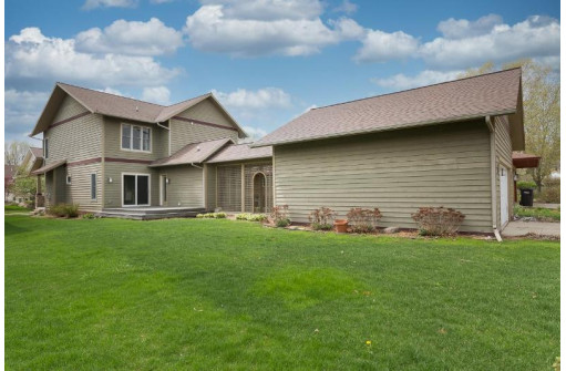 6984 Friendship Ln, Middleton, WI 53562