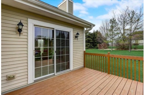 214 Hunters Glen Ln, Johnson Creek, WI 53038-9560