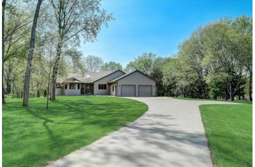 N2171 Lake Dr, Lodi, WI 53555