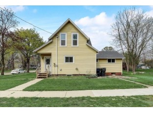 304 N Cleveland St Poynette, WI 53955