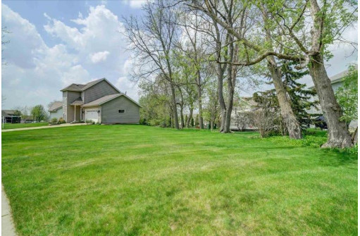 4010 Cosgrove Dr, Madison, WI 53719