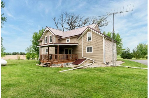 N8626 County Road W, Beaver Dam, WI 53916