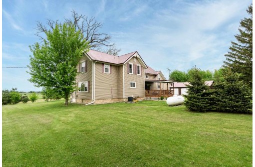 N8626 County Road W, Beaver Dam, WI 53916