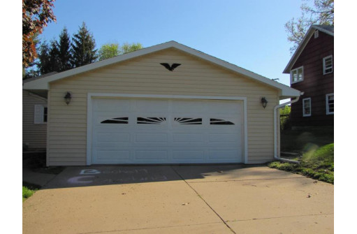 195 Preston Dr, Platteville, WI 53818-3020