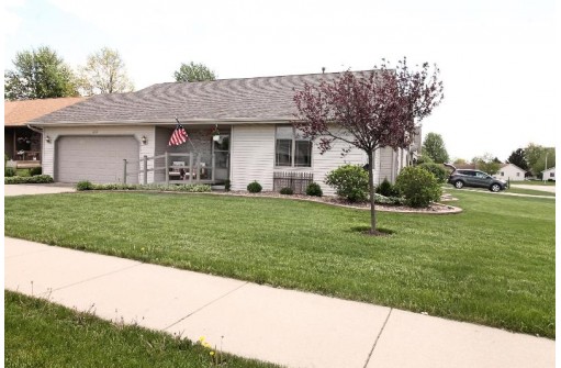 2100 Purple Aster Ln, Janesville, WI 53546