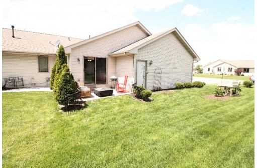 2100 Purple Aster Ln, Janesville, WI 53546