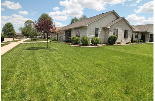 2100 Purple Aster Ln, Janesville, WI 53546