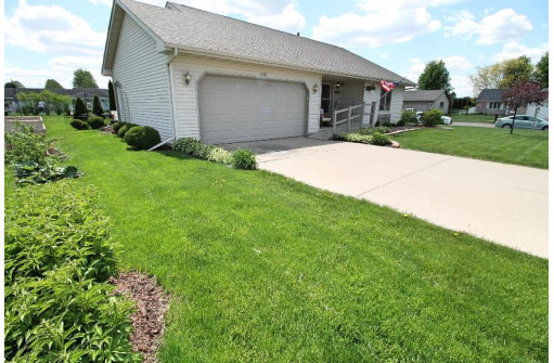 2100 Purple Aster Ln, Janesville, WI 53546