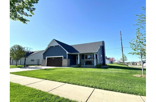 2117 W Milwaukee St, Stoughton, WI 53589-4640