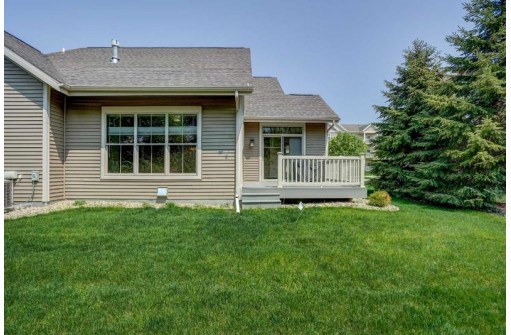 8209 Highview Dr, Madison, WI 53719