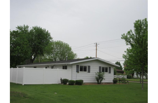 601 E Webster, Prairie Du Chien, WI 53821-0000