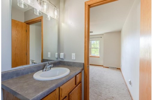 7234 Arctic Fox Dr, Madison, WI 53719