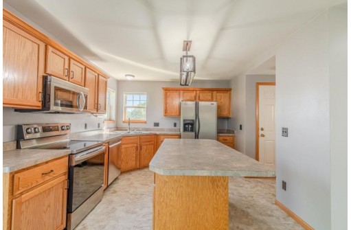 7234 Arctic Fox Dr, Madison, WI 53719