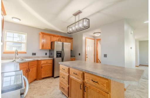 7234 Arctic Fox Dr, Madison, WI 53719