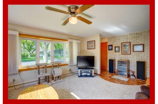 404 Douglas Tr, Madison, WI 53716