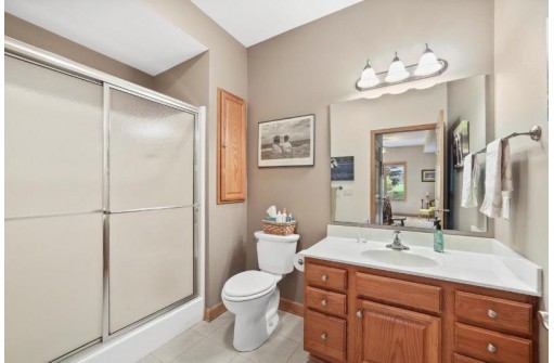 200 Fairview Cir 102A, Waunakee, WI 53597